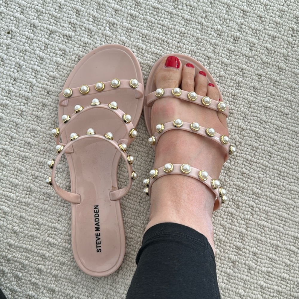 Steve Madden sandal size 8